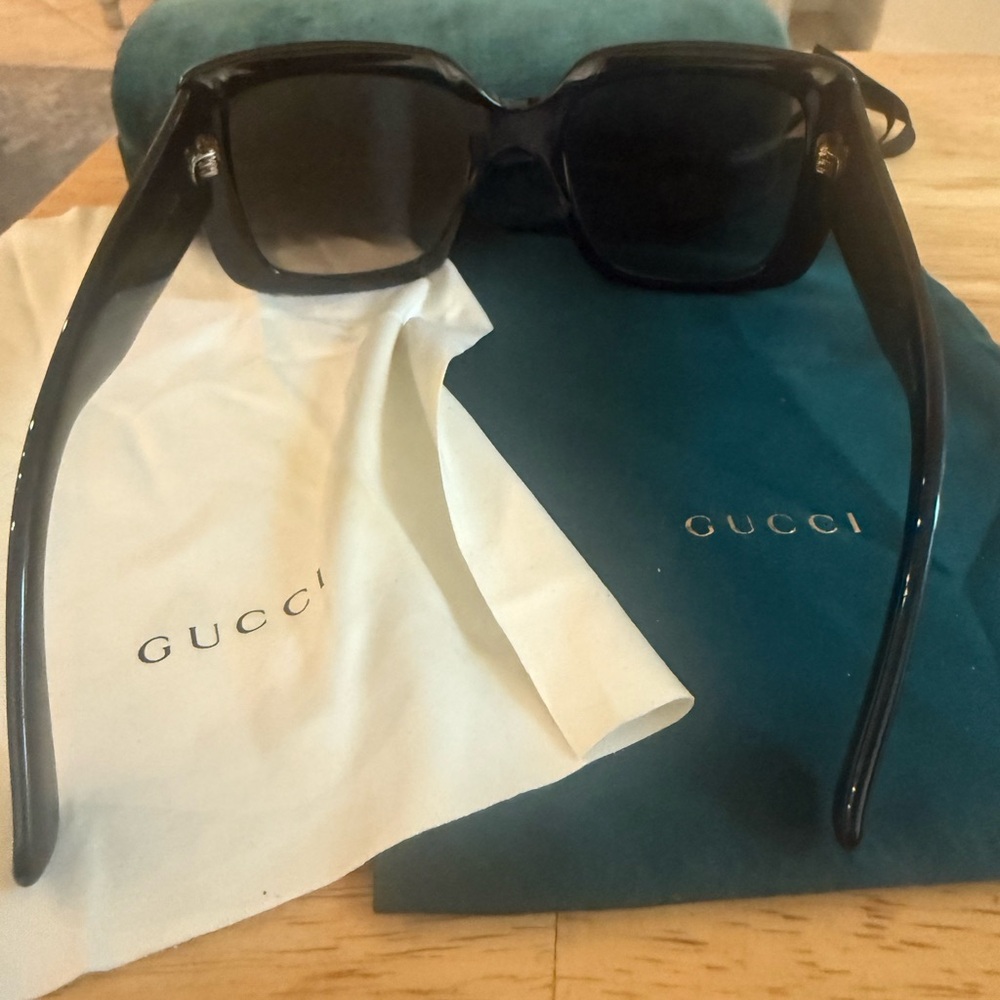 GUCCI Oversized Square Sunglasses, Black - Picture 5 of 10